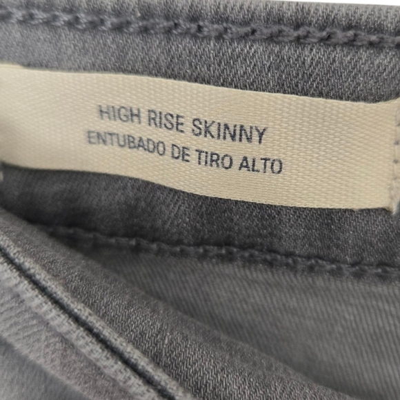 Universal Threads Gray Denim Jeans Size 6/28 - Picture 3 of 4